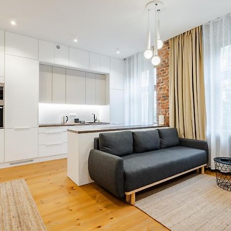 Two Bedroom Very Berry Apartment In Poznan With Desk By Noclegi Renters מראה חיצוני תמונה