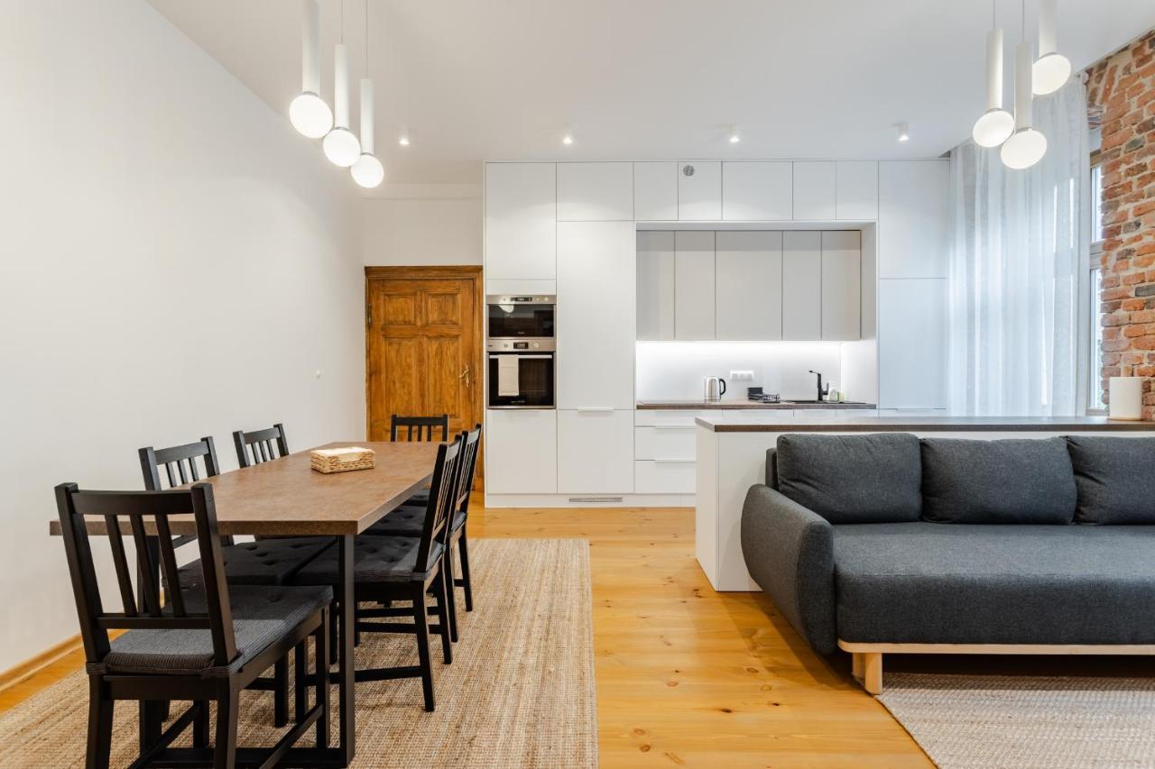 Two Bedroom Very Berry Apartment In Poznan With Desk By Noclegi Renters מראה חיצוני תמונה