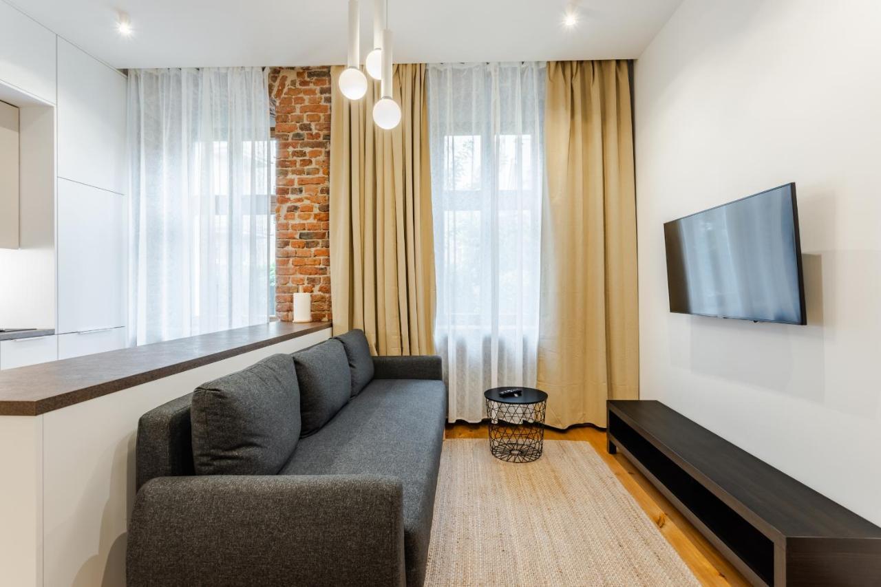 Two Bedroom Very Berry Apartment In Poznan With Desk By Noclegi Renters מראה חיצוני תמונה