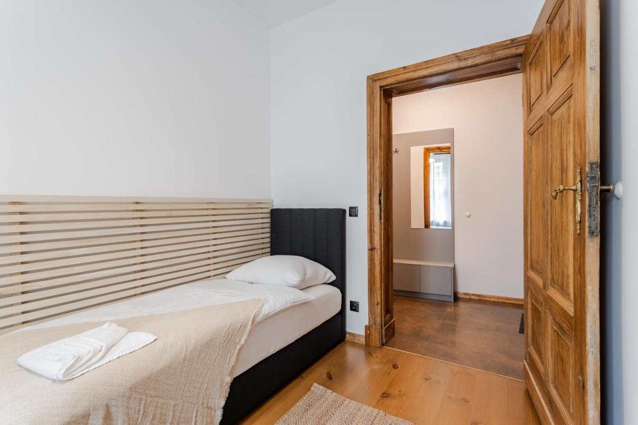 Two Bedroom Very Berry Apartment In Poznan With Desk By Noclegi Renters מראה חיצוני תמונה