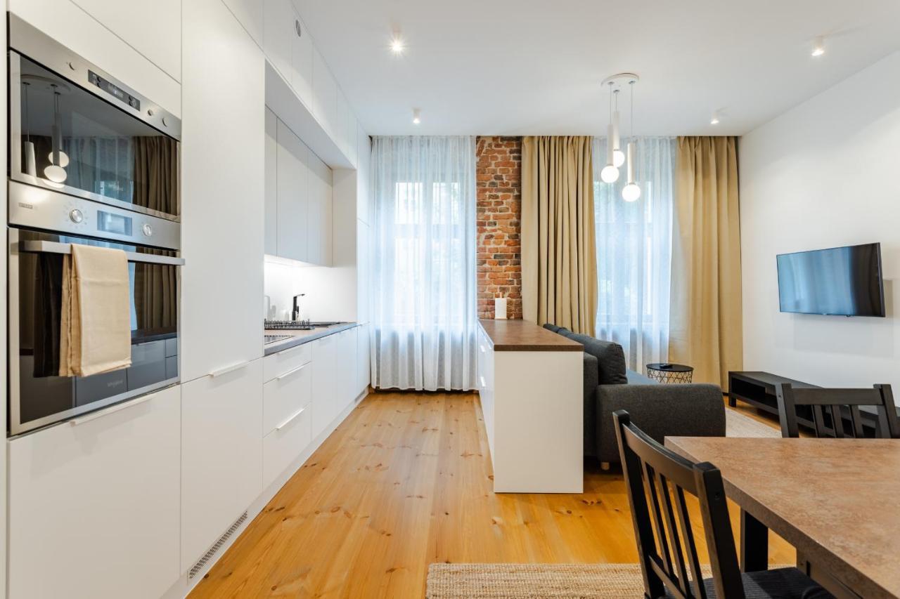 Two Bedroom Very Berry Apartment In Poznan With Desk By Noclegi Renters מראה חיצוני תמונה